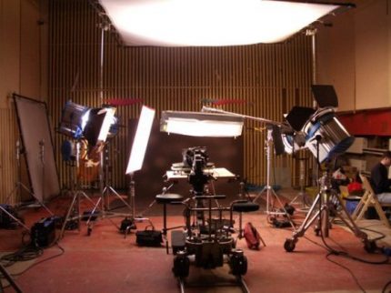 Powerful spotlights on set