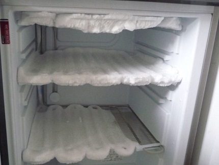 Yelo sa refrigerator