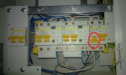 Elektronikong panel sa mabuting kalagayan