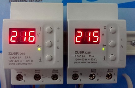 Voltage monitoring relay