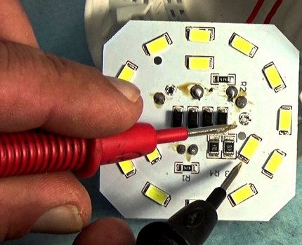 Ujian LED dengan multimeter