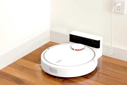 Robot vacuum cleaner is charging