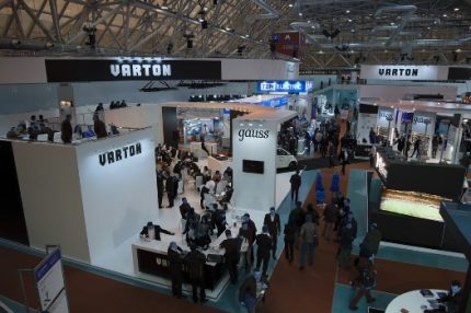 Warton na exposição de produtos LED