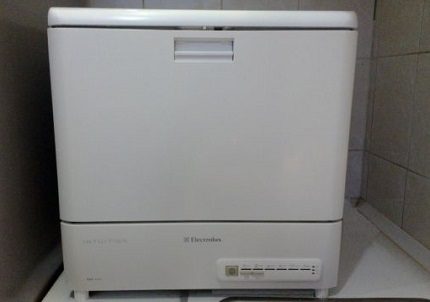 Jenama mesin basuh pinggan mangkuk Electrolux