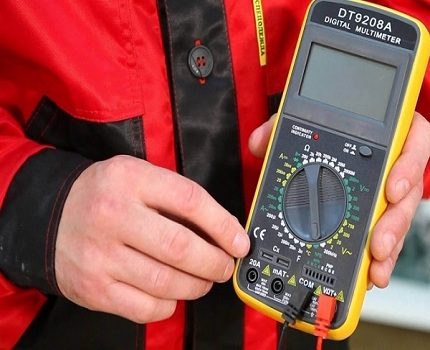 Multimeter untuk diperiksa