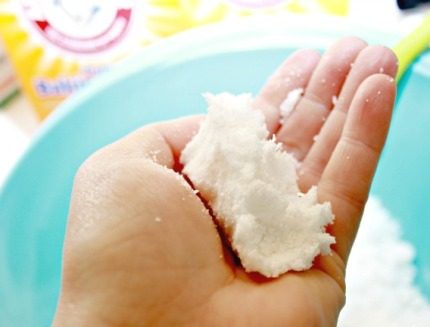 Mengsel voor tabletten in de palm van je hand