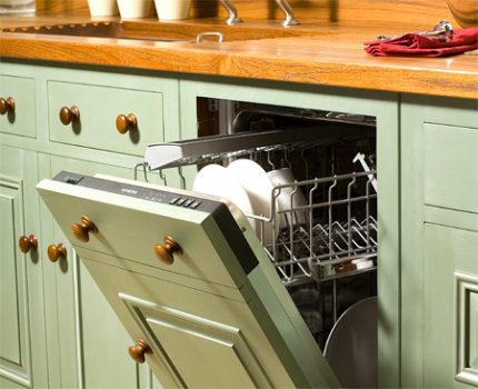 Narrow dishwasher