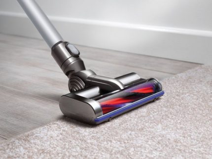 Limpeza de carpetes com um aspirador Dyson