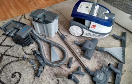 Aspirateur et accessoires