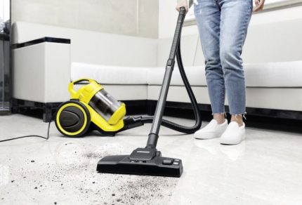 Vacuum cleaner Karcher at work