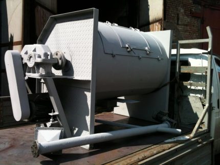 Industrial concrete mixer