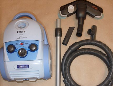 เครื่องดูดฝุ่นครบชุด Philips FC90711