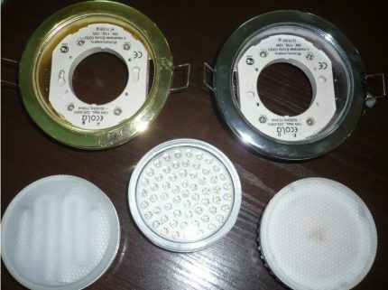 Luminaires na may integrated LEDs