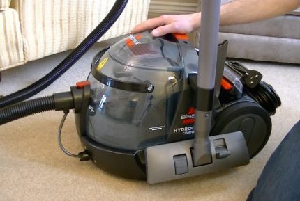 Modèle d'aspirateur avec aquafiltre