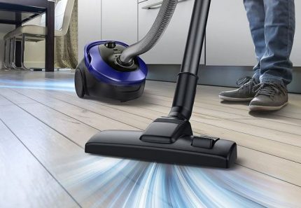 High suction vacuum cleaner