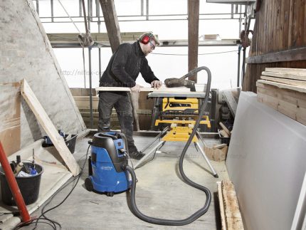 L'aspirateur est en mode dépoussiérage