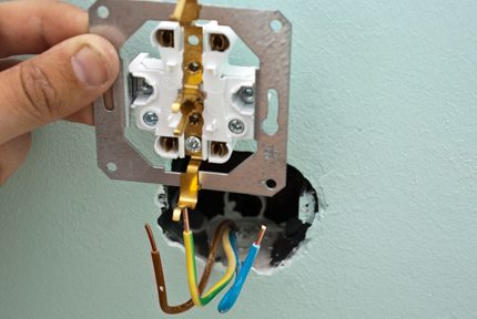 Connecting a household outlet