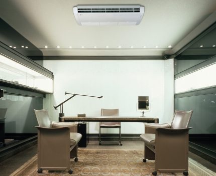 Plafond airconditioning in het kantoor