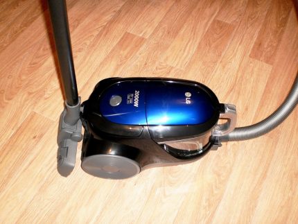 LG Vertical Parking Vacuum Cleaner