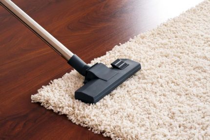 Nettoyage de tapis avec une brosse turbo