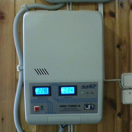 Elektronisk spänningsregulator