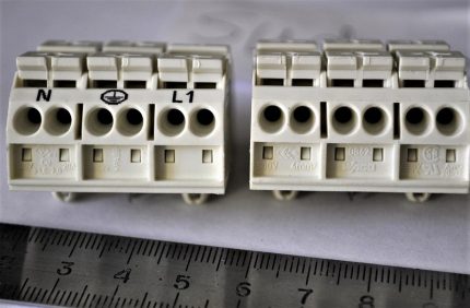 Terminal block for fixtures