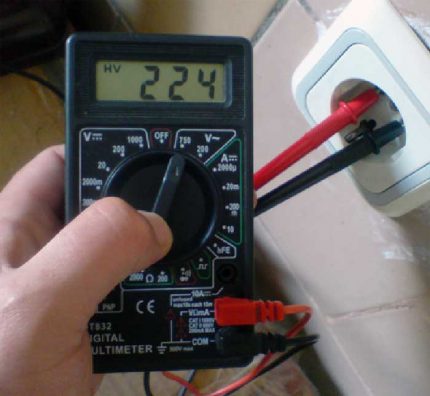 Pengukuran Voltan Multimeter