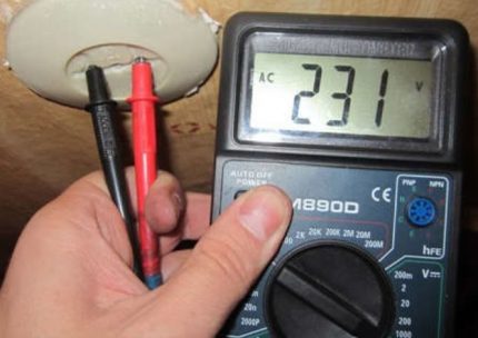 Multimeter voltage measurement