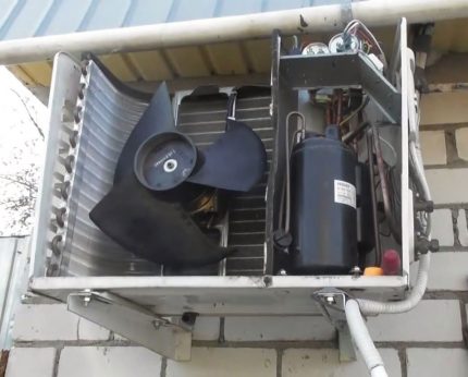 Compressor in outdoor unit