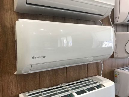 Inverter modelo ng isang split system