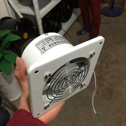 Ventilateur d'échappement à la main