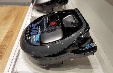 Ang vacuum cleaner robot