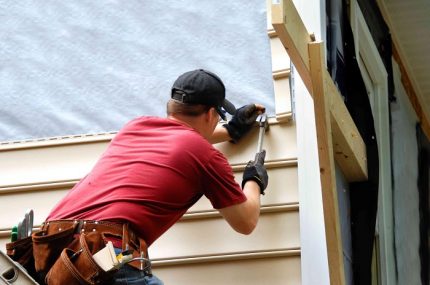 Vinyl siding on the facade of the house