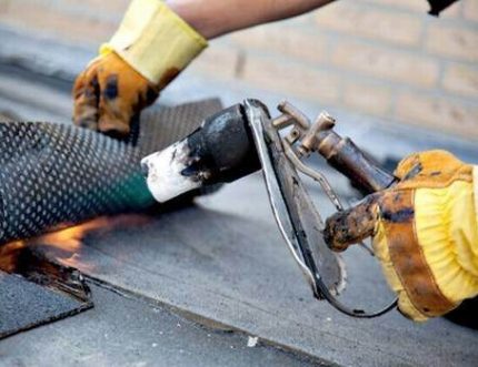 Aanpassing van het vlamvermogen in een warmwaterbrander