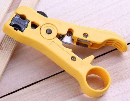 Internet cable stripper