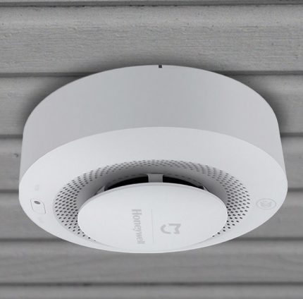 Ceiling smoke detector