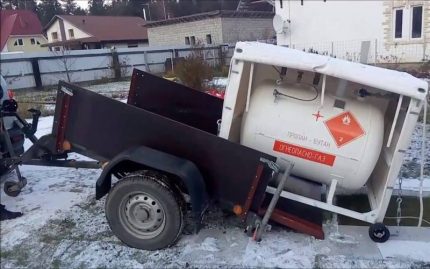 Mga tanke ng mobile gas sa trailer