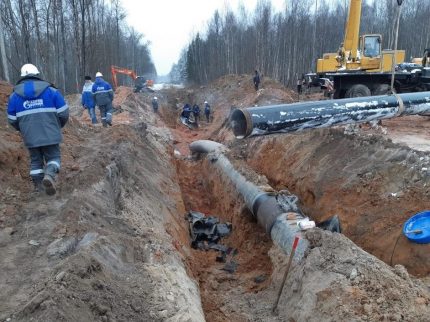 Restaurierungsarbeiten an der Gasleitung