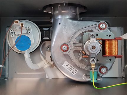 Système d'échappement des produits de combustion de la chaudière Ariston