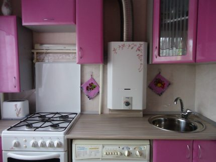 Contoh dapur dengan peralatan gas asas