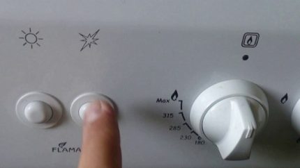 Botão de ignição automática do forno