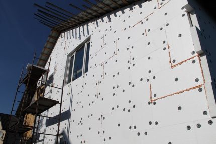 Facade insulation outside the house