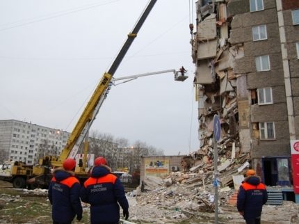 Gāzes eksplozijas sekas dzīvojamā mājā