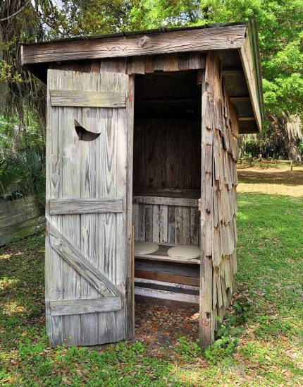 Toilette rustique