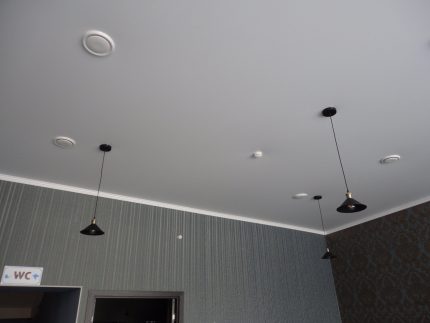 Plafond tendu avec ventilation