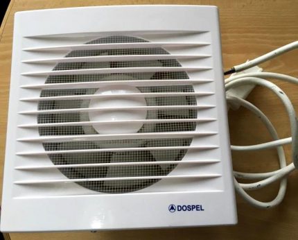 Ventilator din plastic