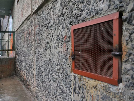 Ventana de ventilación del sótano