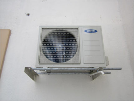 Buitenblok van de airconditioning General Climate